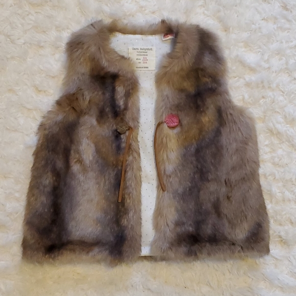 Zara Other - Zara Baby Girl Faux Fur Vest Size 3 / 4 polkadot